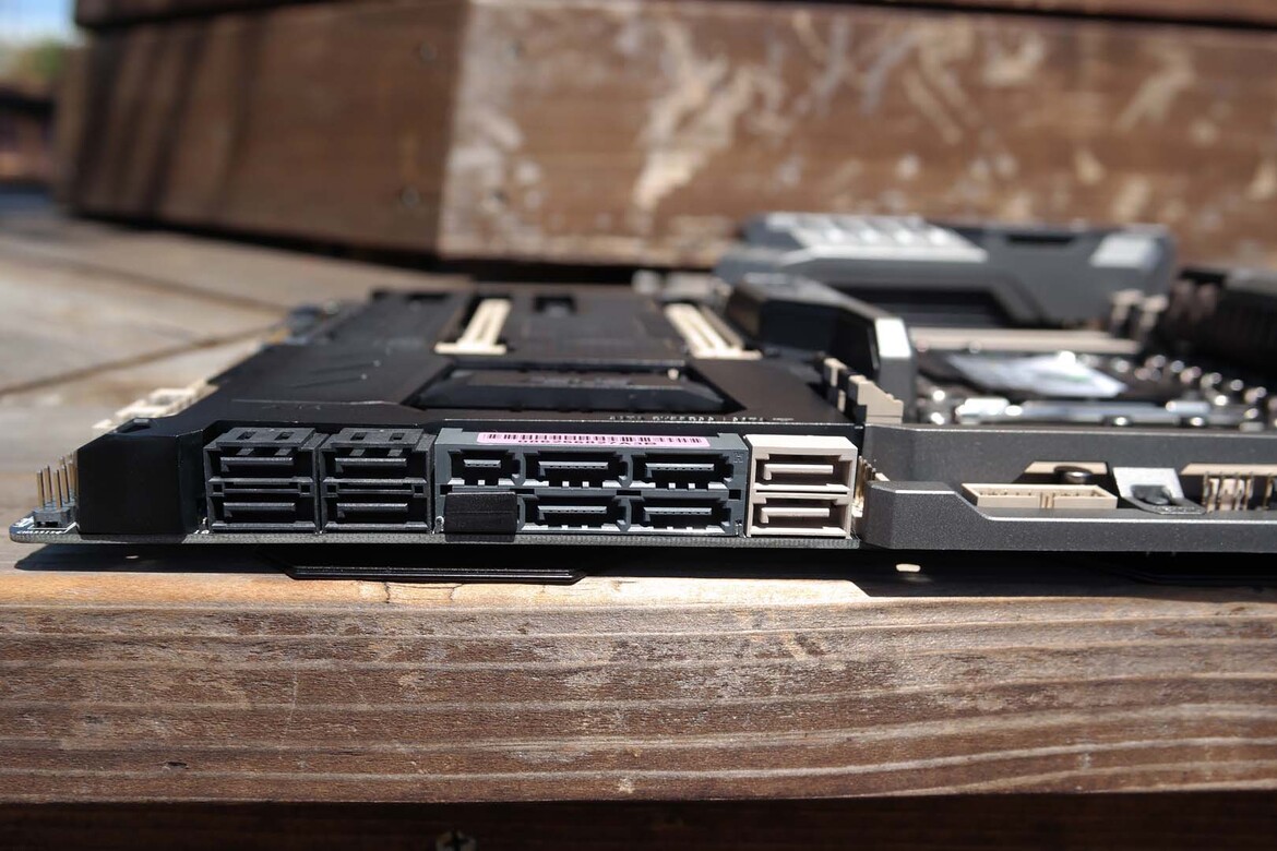ASUS Sabertooth X99 TUF Review: USB 3.1 Tested