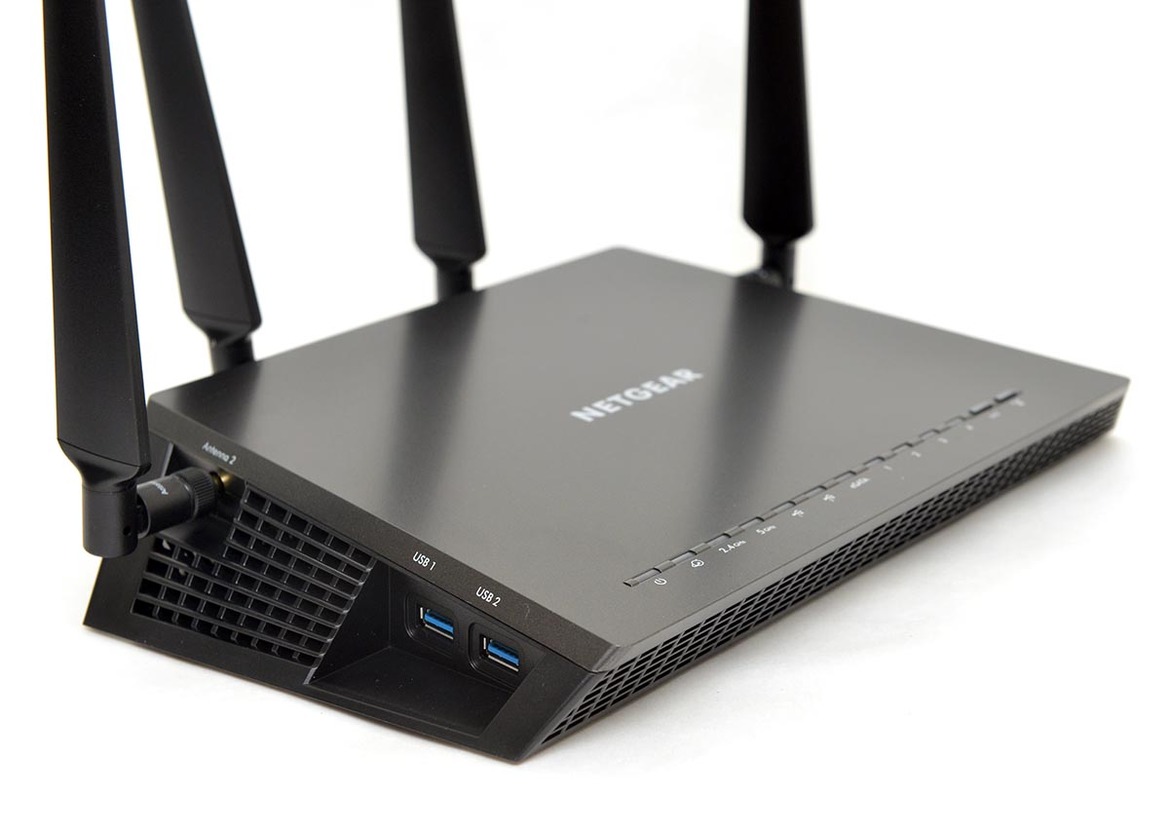 MU-MIMO Router Head-to-Head: Linksys EA7500 vs. Netgear Nighthawk X4S