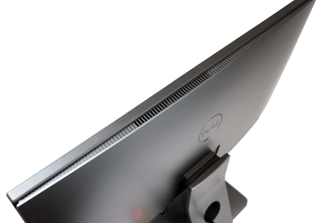 Dell Inspiron 27 7000 All-In-One Review: Rocking AMD Ryzen And Radeon