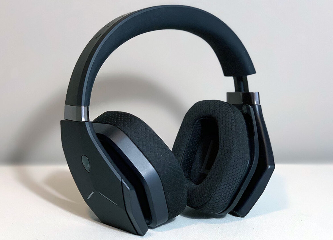 Alienware AW988 Wireless Headset And AW959 Elite Mouse Review
