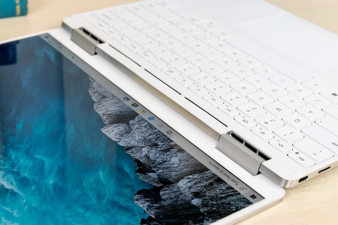 Dell XPS 13 2-In-1 (2019) Review: A Near-Perfect Intel 10th Gen Laptop