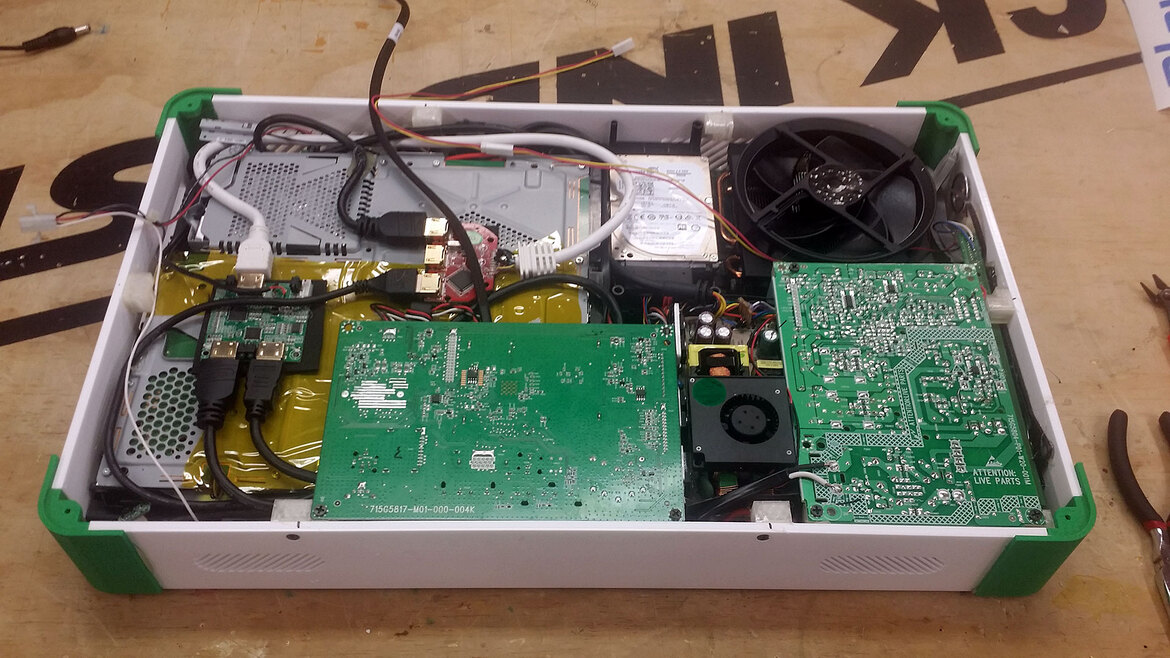 Insane Engineer Ends Console War, Combines Xbox One And PS4 Into Epic 'PlayBox' Laptop