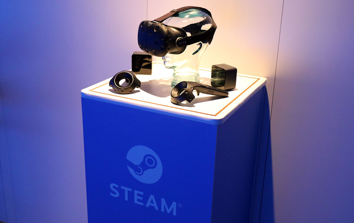 Valve's SteamVR Desktop Theater Mode And Full Powered VR Experiences Delight The Senses At GDC 2016