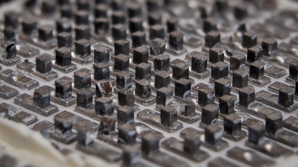 Stanford Researchers Develop Solar Panels That Can Also Generate Power At Night