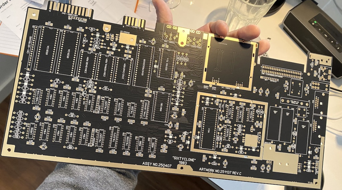 Modder Details Awesome Retro Frankenstein Commodore 64 Built From Scratch