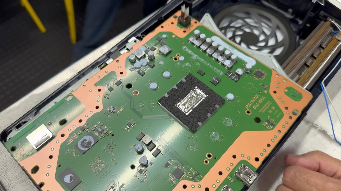 PS5 Pro Specs Revealed As Teardown Shows Improved Repairability